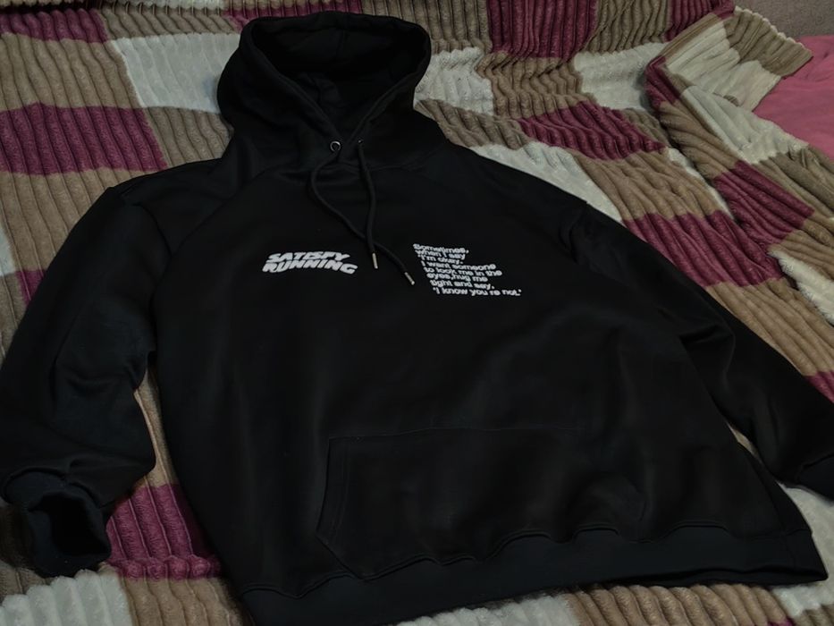 Черное худи Satisfy Running