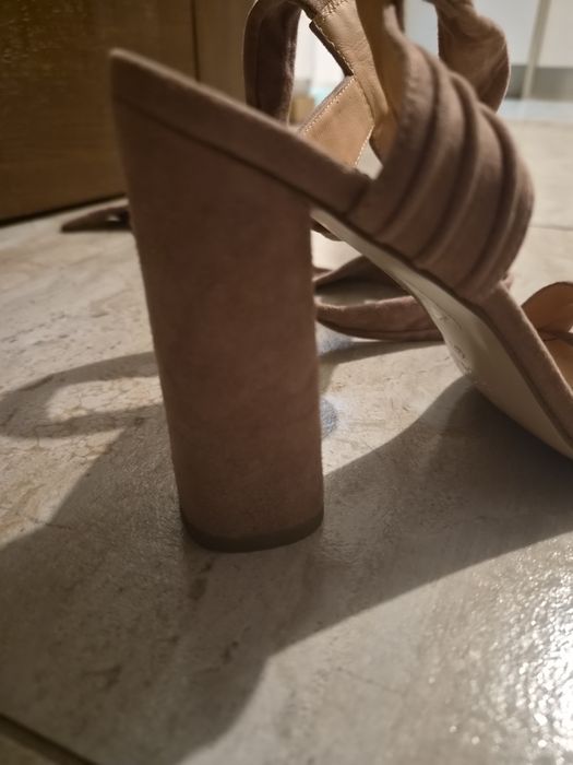 Sandale piele intoarse