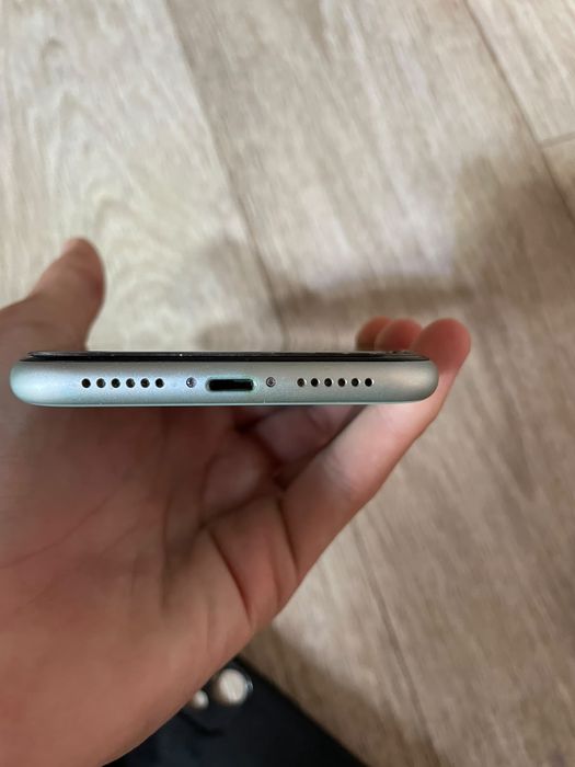 iPhone 11 64gb идеал с коробкой