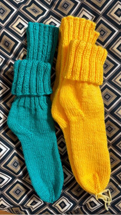 Ciorapi lungi tricotati manual lana 100%