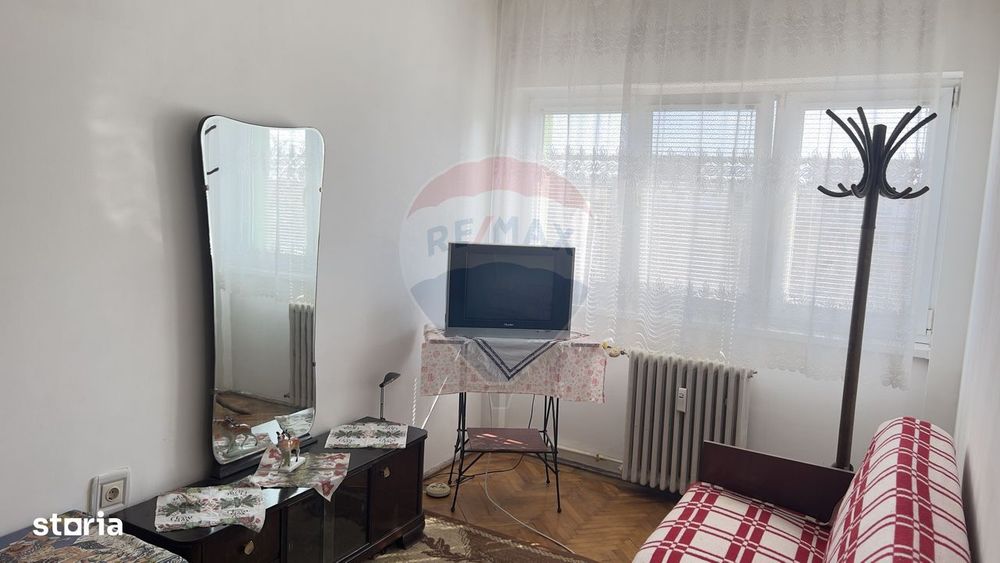 Apartament cu 3 camere de închiriat în zona Podgoria