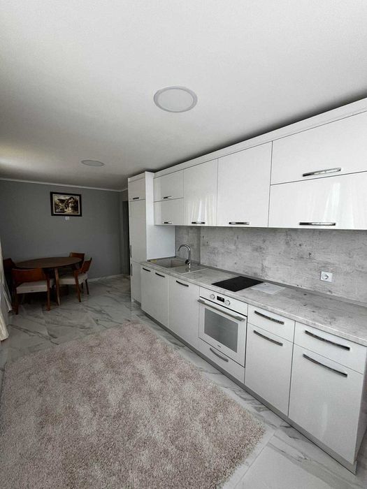 Продава се Тристаен апартамент в Пловдив, Христо Смирненски - 135 кв.м за 1371 €/кв.м - Снимка #2