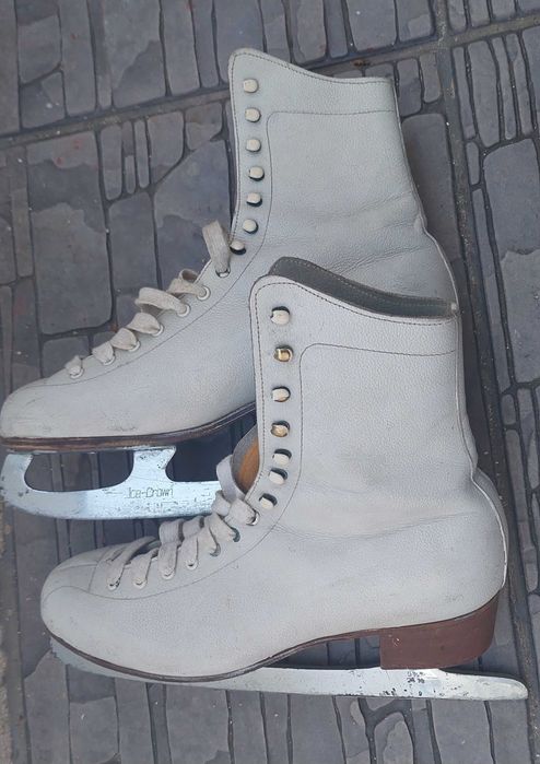 Patine de gheata adulti piele naturala