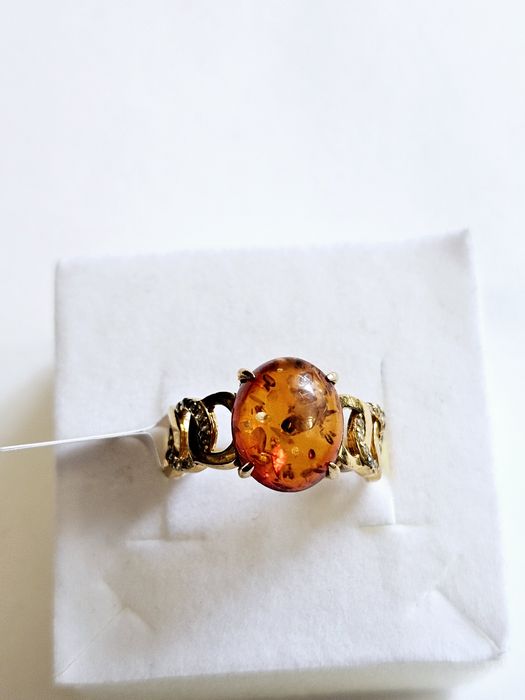 Vand inel din aur 18 k cu piatra  chihlibar cod 691