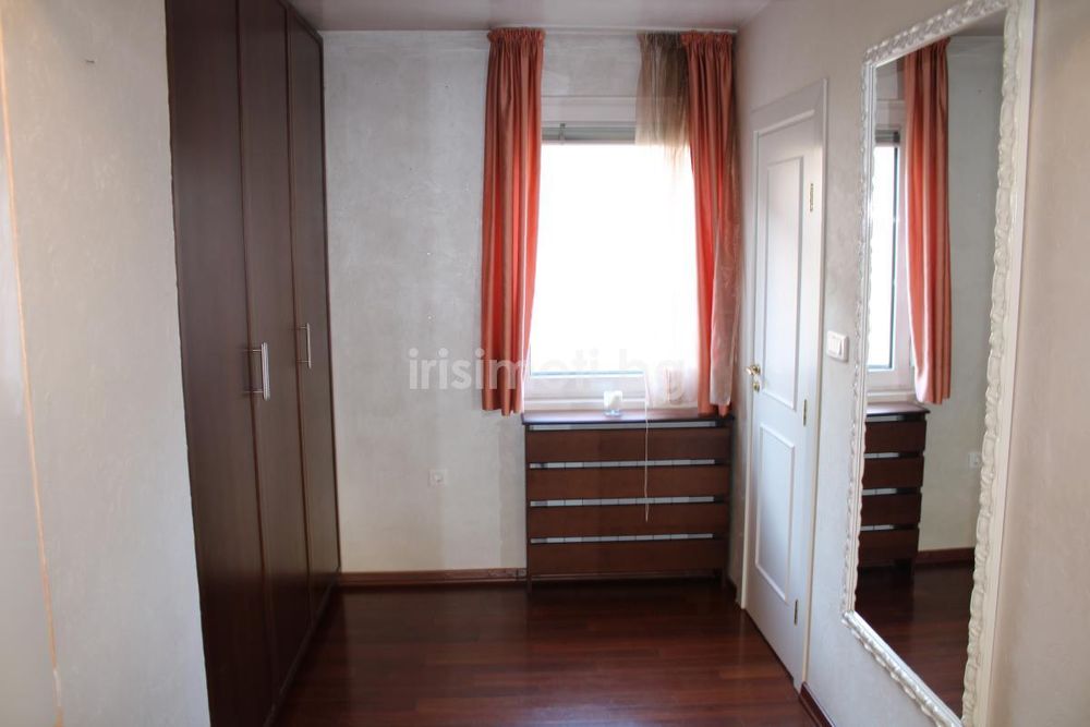 Дава се под наем Четиристаен апартамент в София, Изток - 147 кв.м за 1190 € - Снимка #3