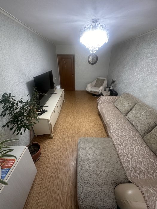 Продам 2 х комнатную квартиру в район Пристани !