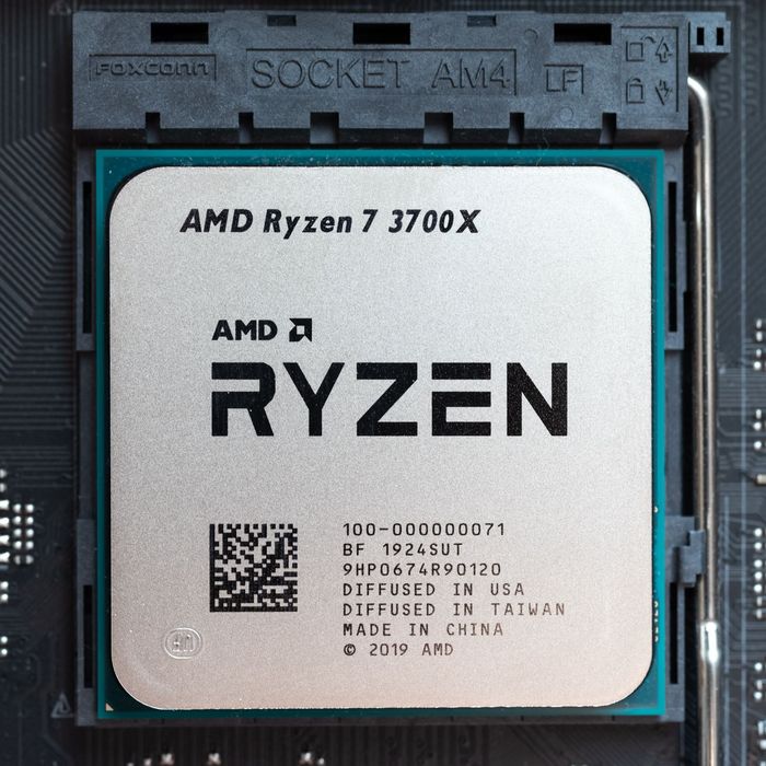 Продам процессор Ryzen 7 3700X