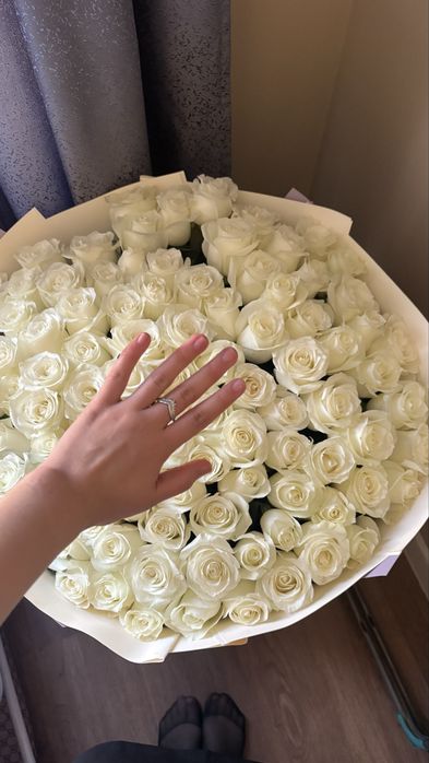 101 белые роза недорого,срочная продажа