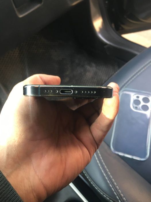 Iphone 15 pro 256 gb 79% batare