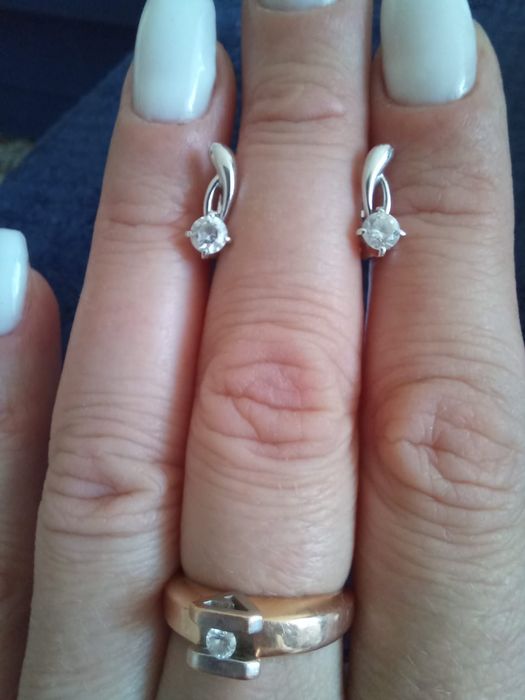 Продам серьги из белого золота