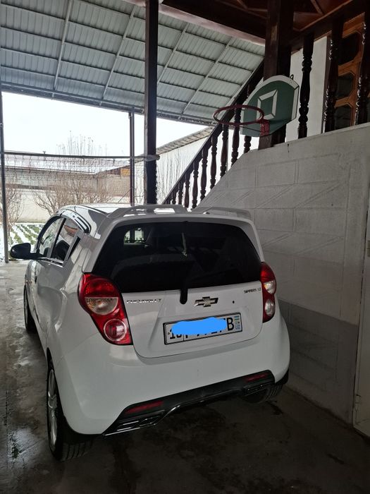 Spark 2011 yil 3 -pazitsa 1.2 mator.