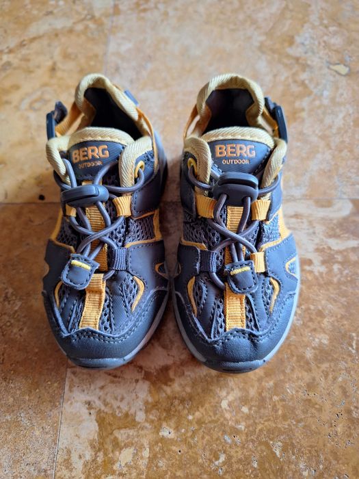 Vând adidași copii Berg 23