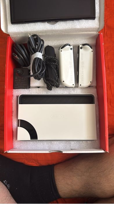 Nintendo switch oled + jocuri si accesorii SUPER OFERTA!