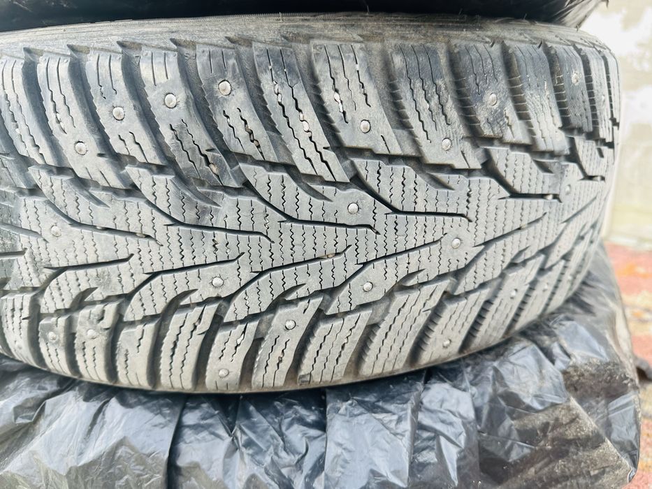 Продам резину зима протектор отличный