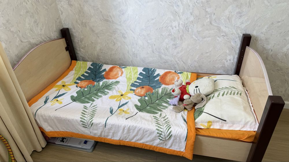 Срочно продам детскую двухярусную кровать