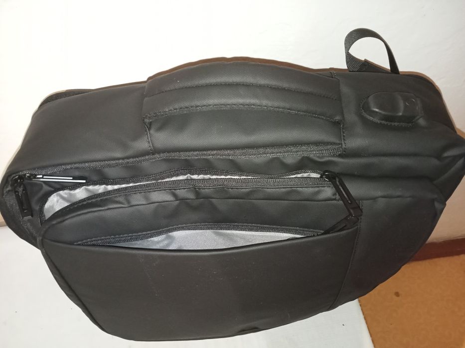 Продам   ранец  сумку   для   ноутбука