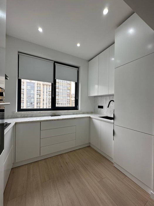 Сдаётся новая квартира! Гостиница Россия! Мирабадский район!