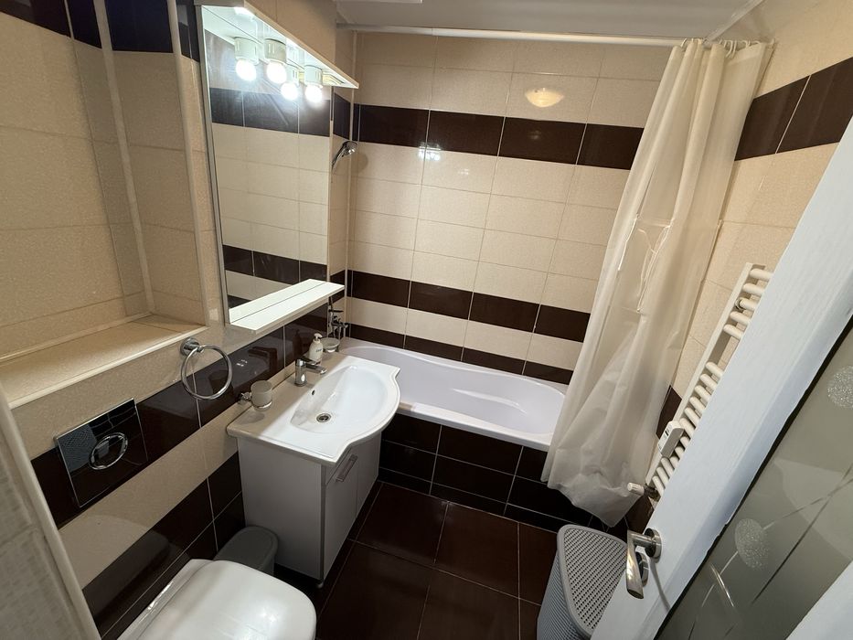 Inchiriez apartament