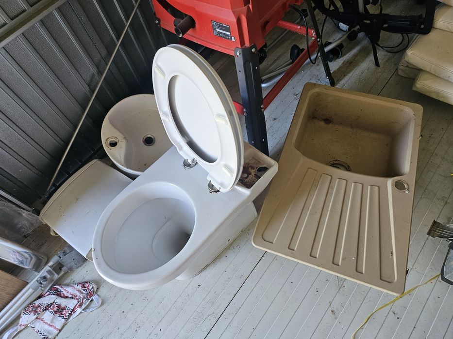 set vas wc, chiuveta si oglinda baie, super pret