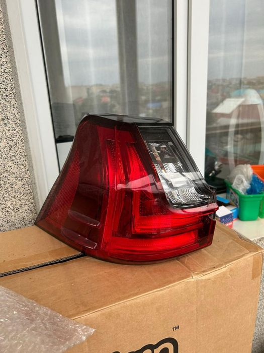 Задние фары на LX570