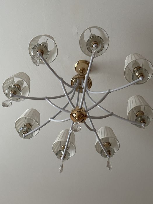 Люстра 8 лампочка