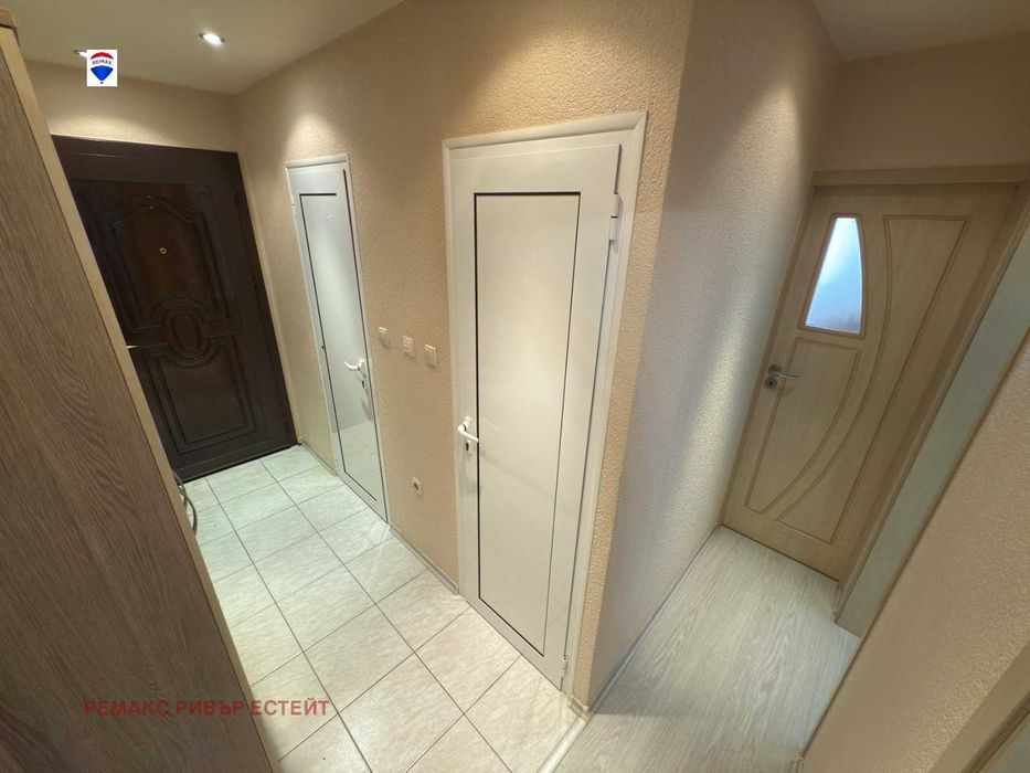 Продава се Двустаен апартамент в Русе, Дружба 1 - 58 кв.м за 1654 €/кв.м - Снимка #9