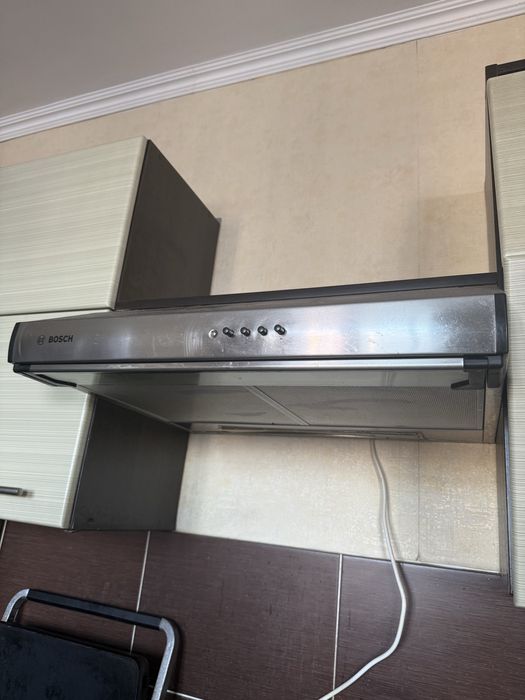Продам вытяжку б/у BOSCH