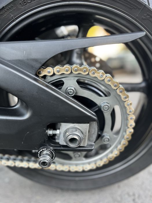 Motocicleta Yahama FZ8