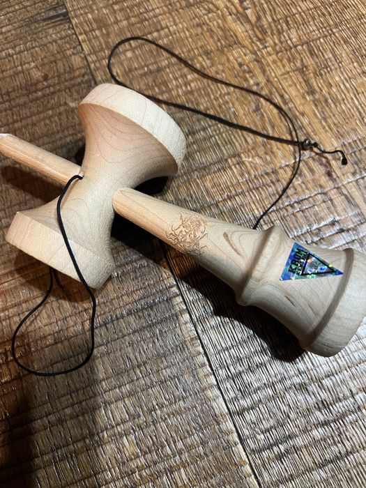 Vand KEN KROM SLAYDAWG 4 stare noua  ( kendama