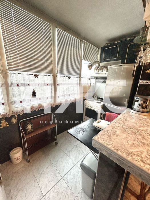 Тристаен обзаведен апартамент в кв. Люлин 6 - на пешеходно разсояние