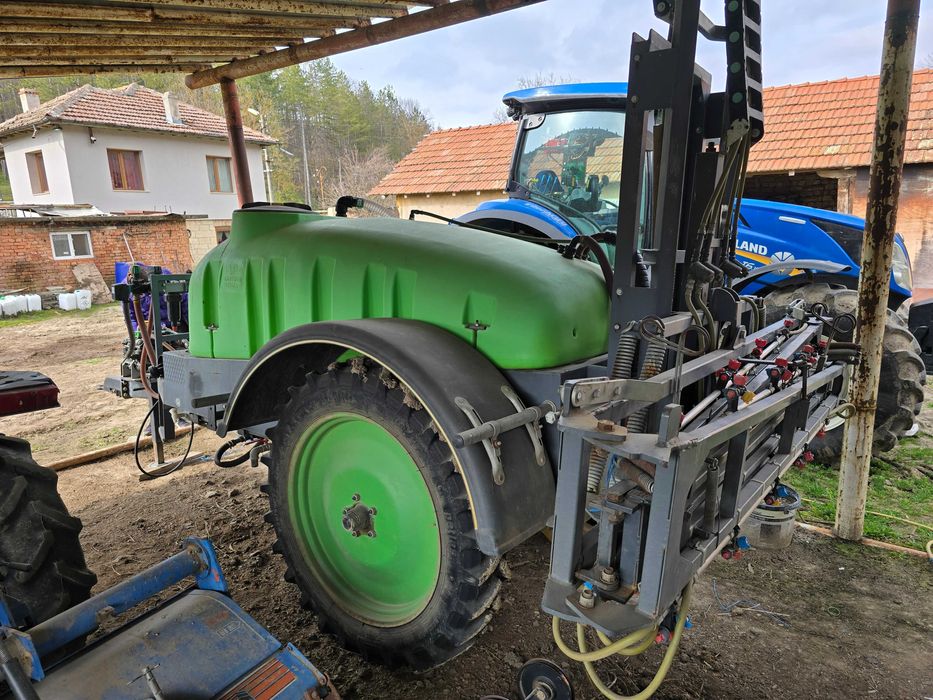 Прикачна пръскачка agriuma 2000