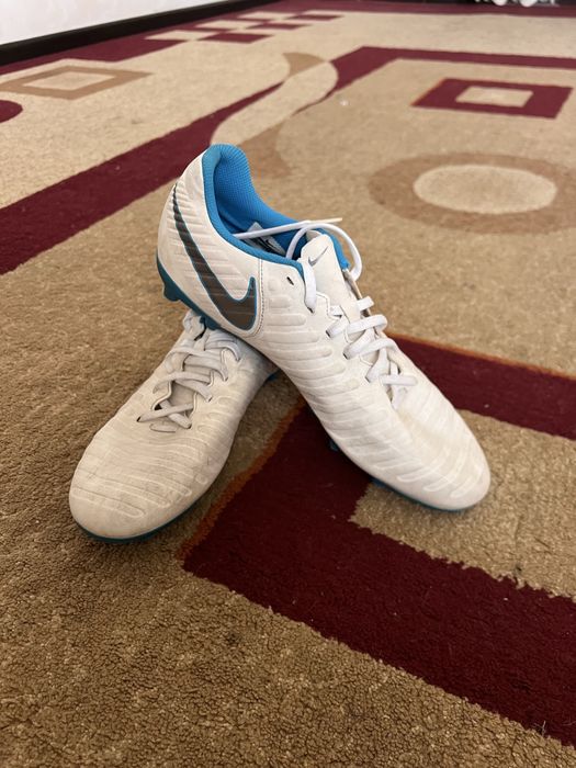 Оригиналный NIKE Бутсы сотилади