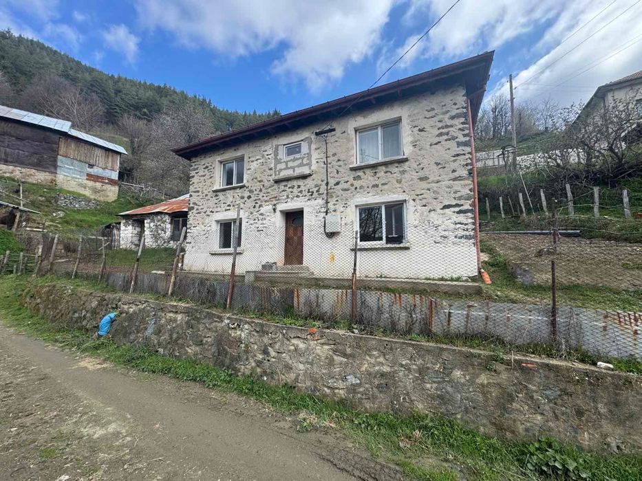 Къща в село Аламовци, Златоград