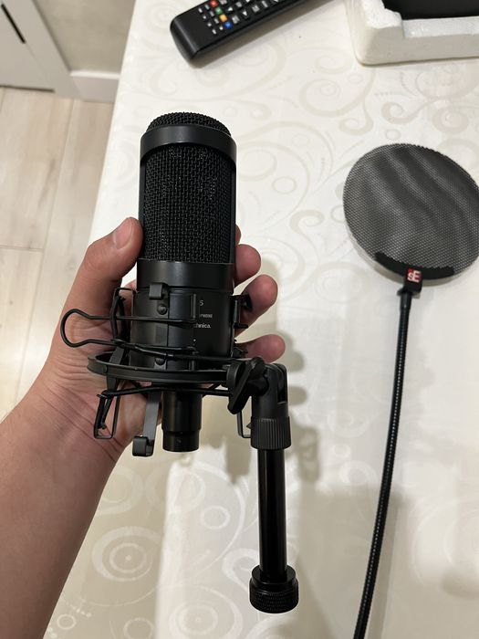 Audio tehnica at2035