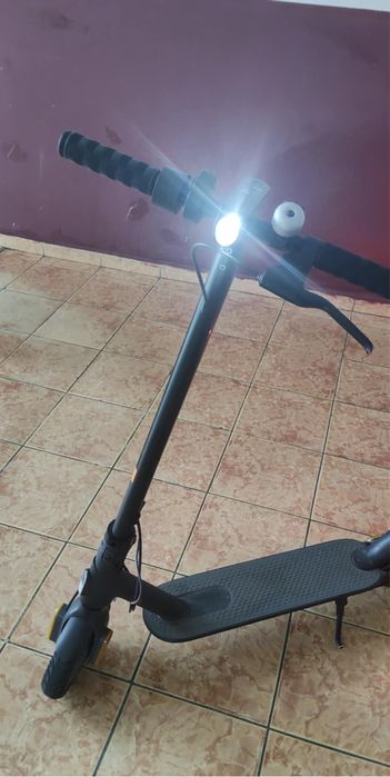 Vand trotineta xiomi 365 esential