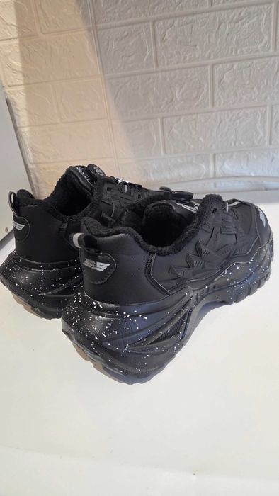 Маратонки с автоматични връзки