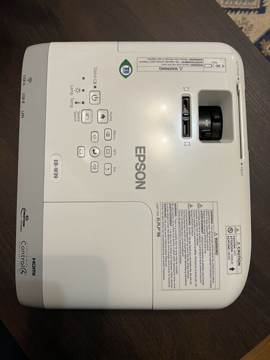 Vând Video Proiector Epson EB-W39.