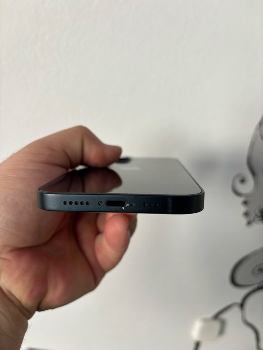 Продавам Iphone 13 128GB.