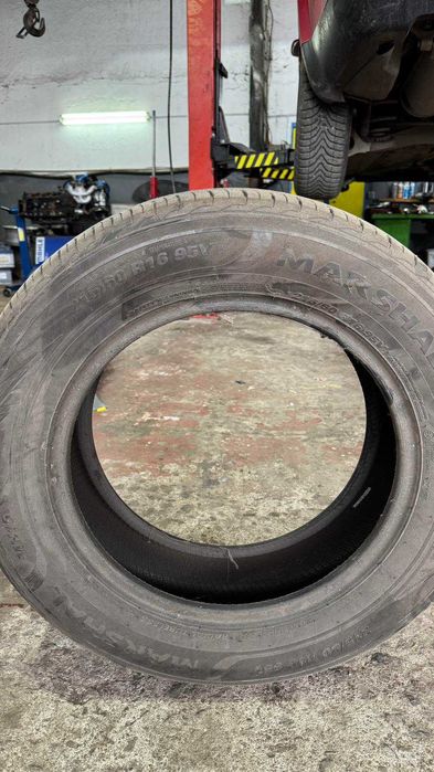 2бр летни гуми 215 60 16 Marshal