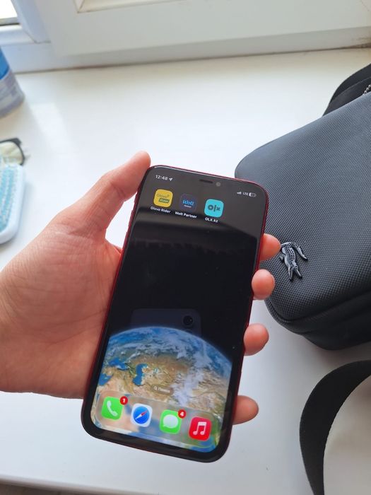 iPhone 11 128gb с коробкой Product Red в идеале