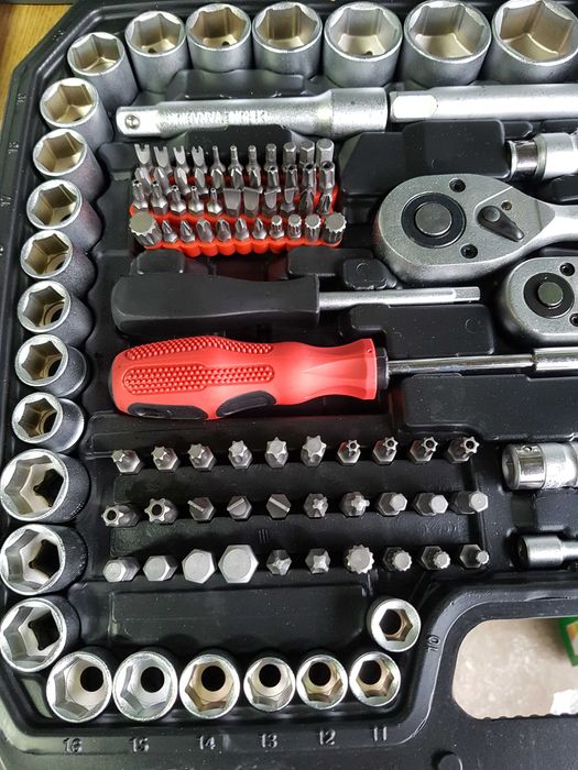 Trusa Scule in Valiza cu 3 clicet -HITMAN  216 buc .. Professional .