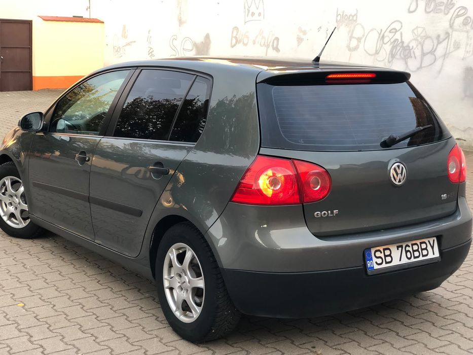 Volkswagen golf 5 1.6 2007   6+1 viteze 240.000 km