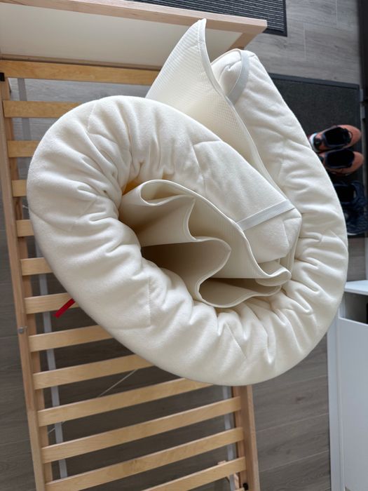 Vând pat pentru copii 160/70 nou Ikea plus saltea 10 cm grosime