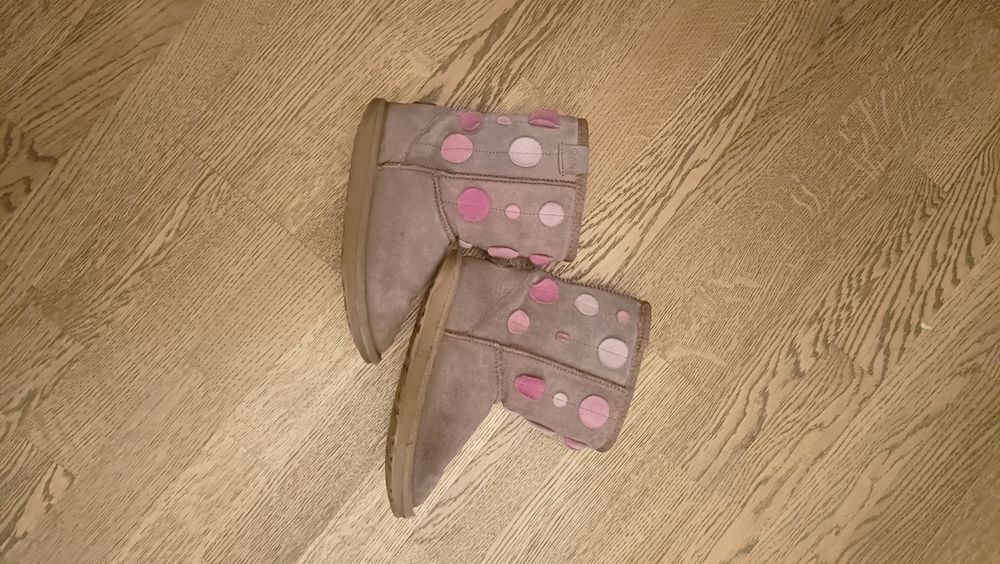 Продам угги детские