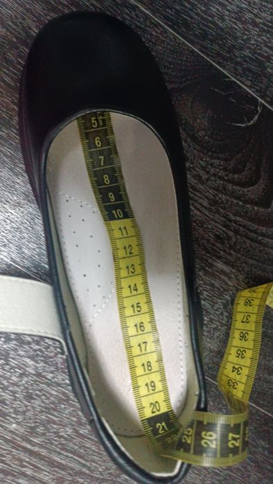 Продам детскийе туфли 1раз одели