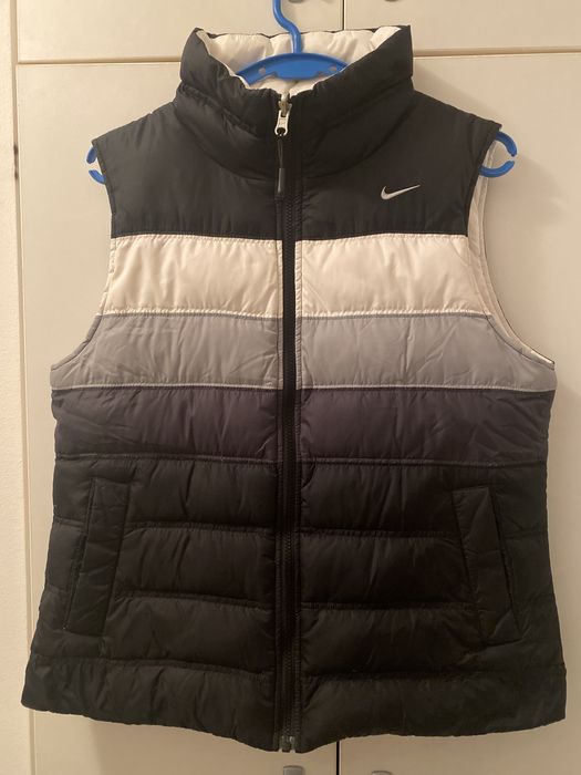 Vesta Nike cu doua fete