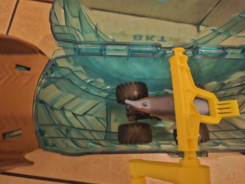 Vând Spălătorie Monster Jam