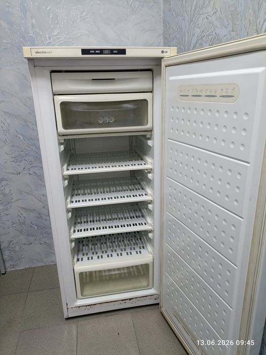 Морозильник продается