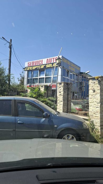 Birouri . hala . fost service auto
