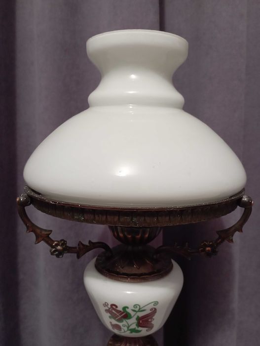 Красиви старинни лампи с абажури - лампа